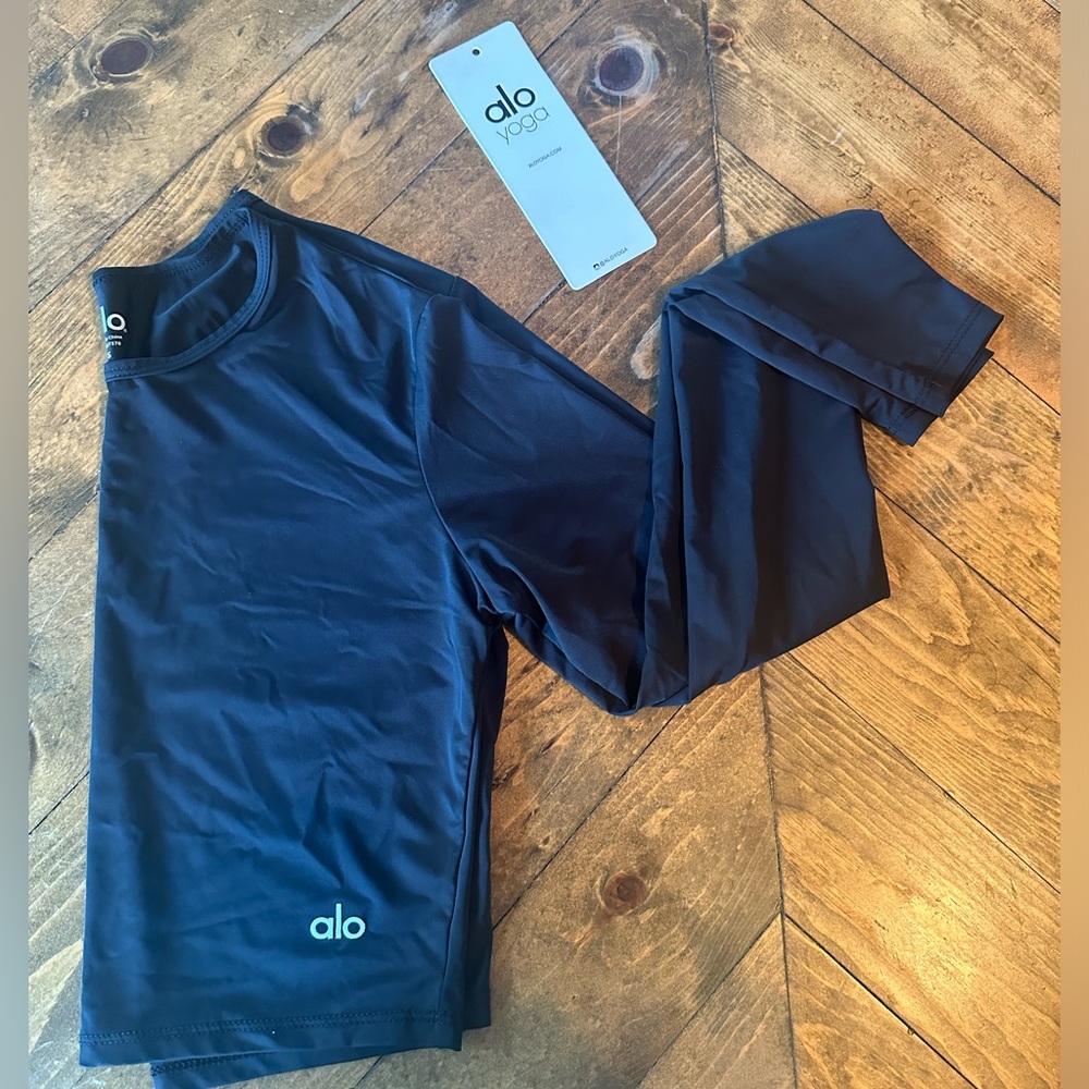 Alo Crop Finesse Long Sleeve NWOT